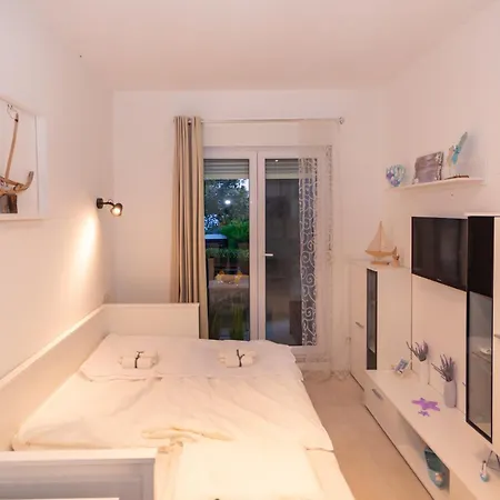 Apartment Jolara With Heated Pool