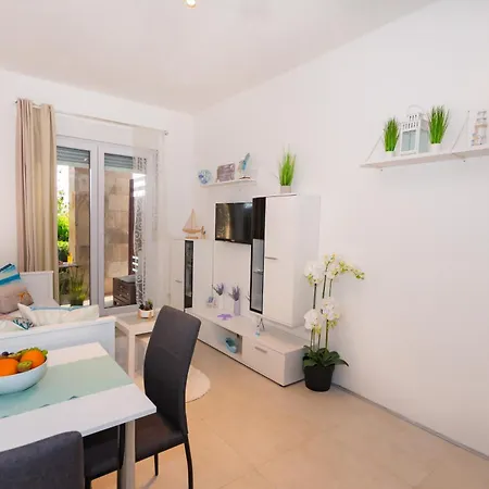 Apartment Jolara With Heated Pool